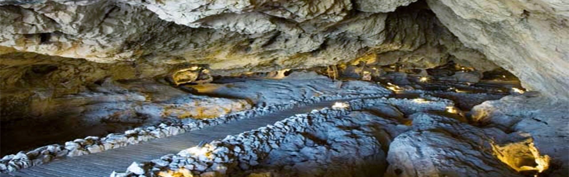 Bienvenidos a la Cueva de las Ventanas (Cuevas de piñar)